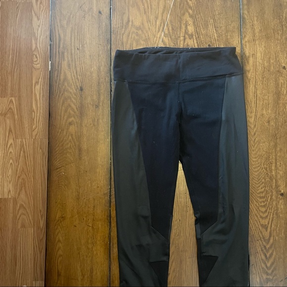 ALO Yoga Leggings - Picture 6 of 7